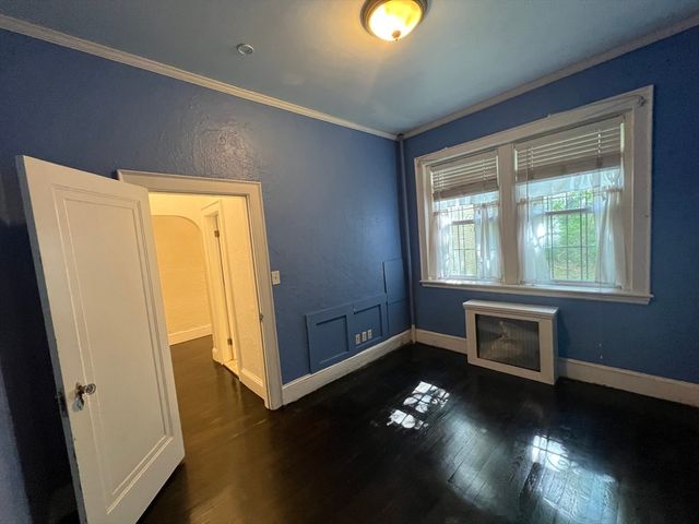90 Kilsyth Rd 3, Boston, MA 02135