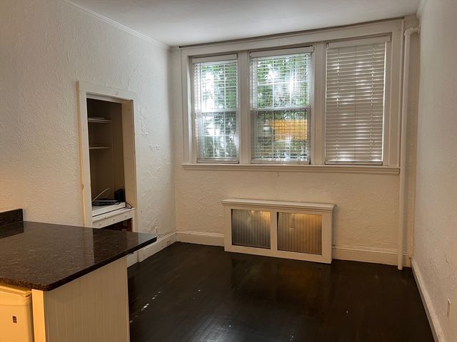 90 Kilsyth Rd 3, Boston, MA 02135
