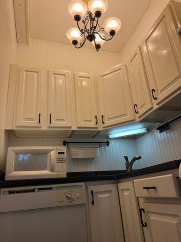 90 Kilsyth Rd 3, Boston, MA 02135