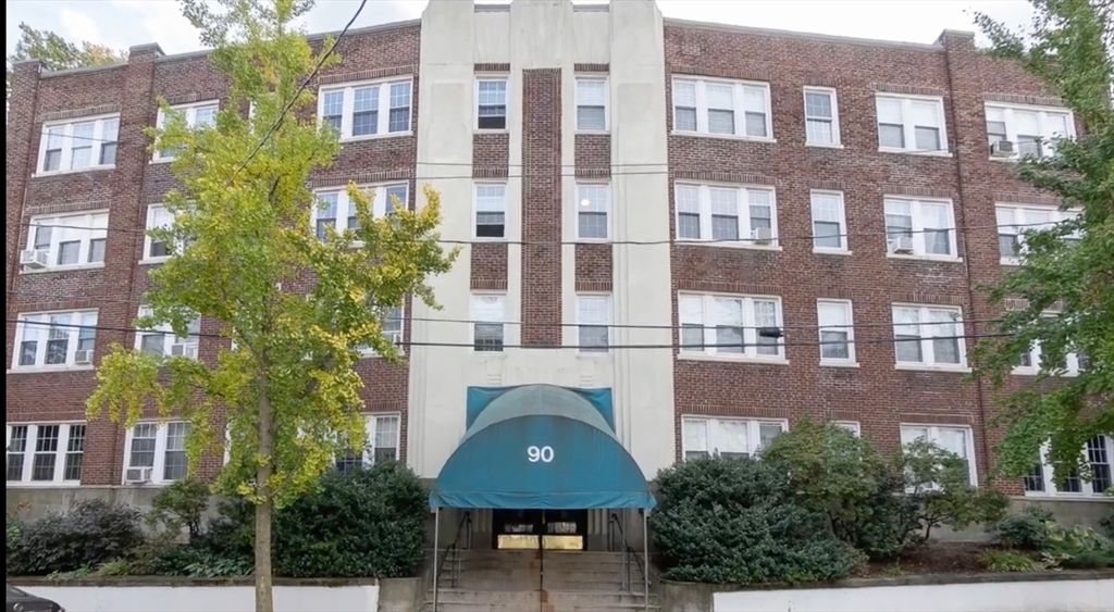 90 Kilsyth Rd 3, Boston, MA 02135
