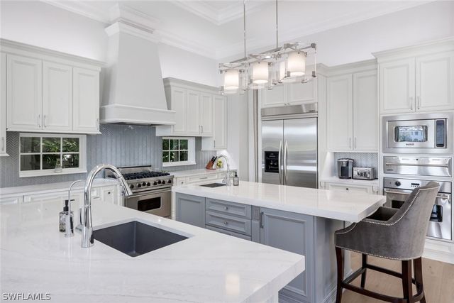 1561 Marsh Wren LN, Naples, FL 34105