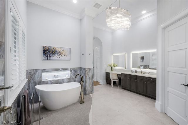 1561 Marsh Wren LN, Naples, FL 34105