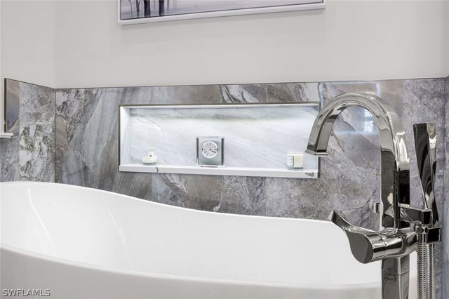 1561 Marsh Wren LN, Naples, FL 34105