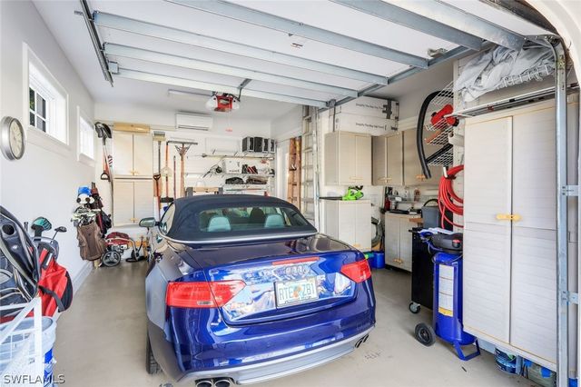 1561 Marsh Wren LN, Naples, FL 34105