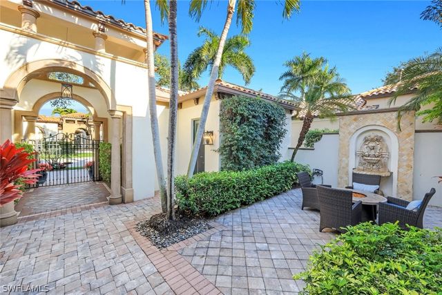 1561 Marsh Wren LN, Naples, FL 34105