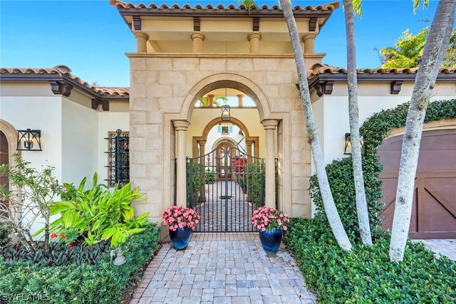 1561 Marsh Wren LN, Naples, FL 34105