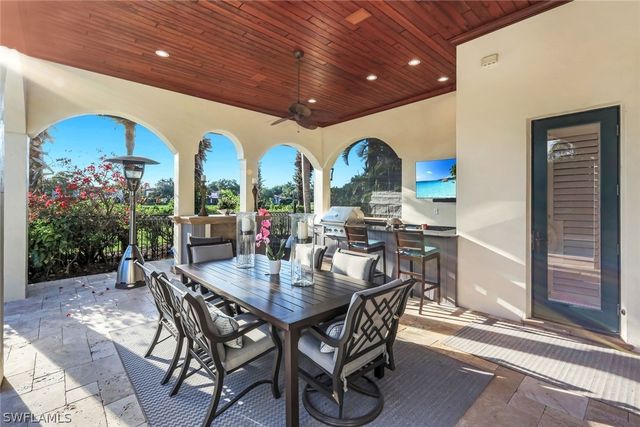 1561 Marsh Wren LN, Naples, FL 34105