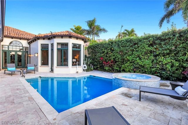 1561 Marsh Wren LN, Naples, FL 34105