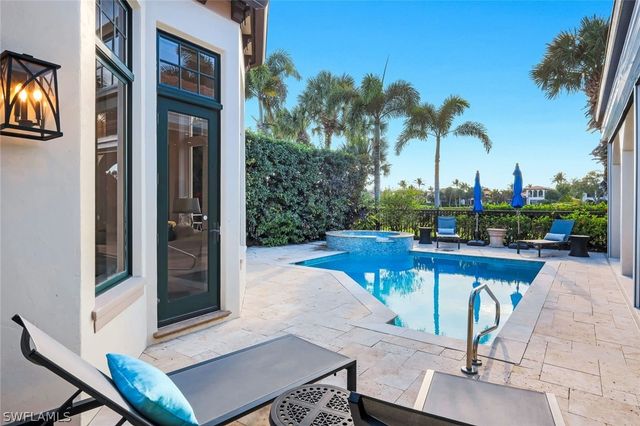 1561 Marsh Wren LN, Naples, FL 34105