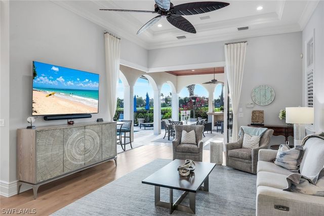 1561 Marsh Wren LN, Naples, FL 34105