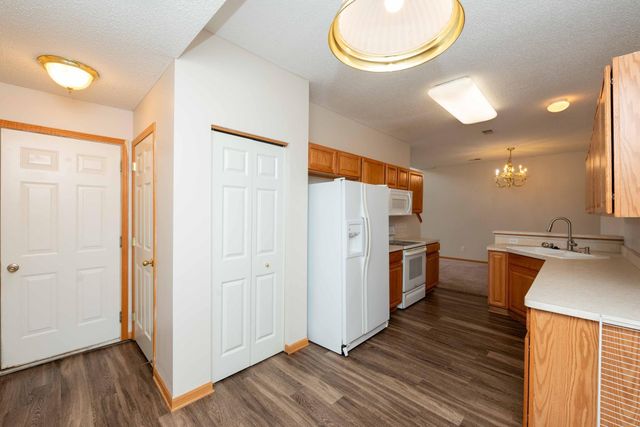 16887 91st Avenue N, Maple Grove, MN 55311