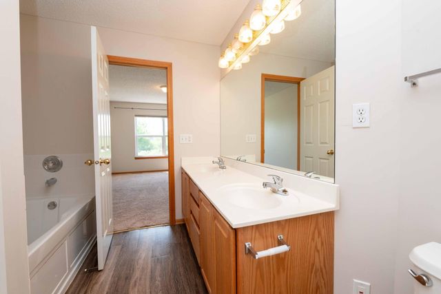 16887 91st Avenue N, Maple Grove, MN 55311