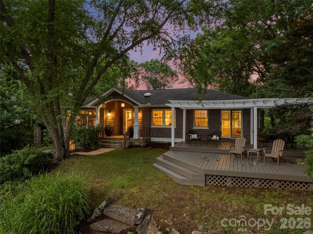 528 N Griffing Boulevard, Asheville, NC 28804