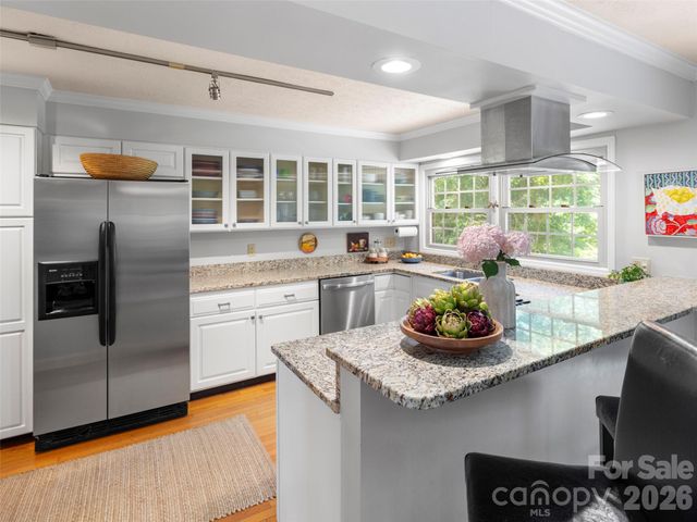 528 N Griffing Boulevard, Asheville, NC 28804