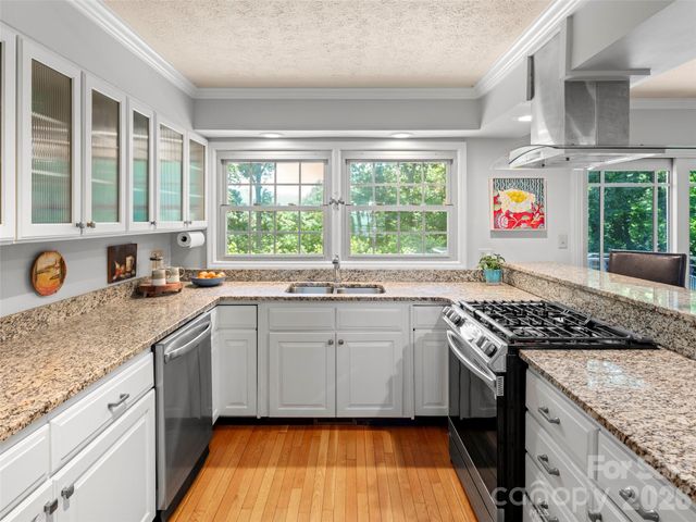 528 N Griffing Boulevard, Asheville, NC 28804