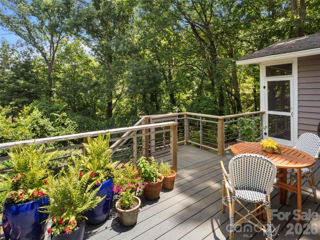 528 N Griffing Boulevard, Asheville, NC 28804