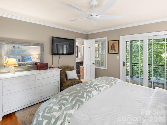 528 N Griffing Boulevard, Asheville, NC 28804