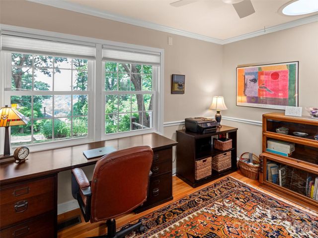 528 N Griffing Boulevard, Asheville, NC 28804
