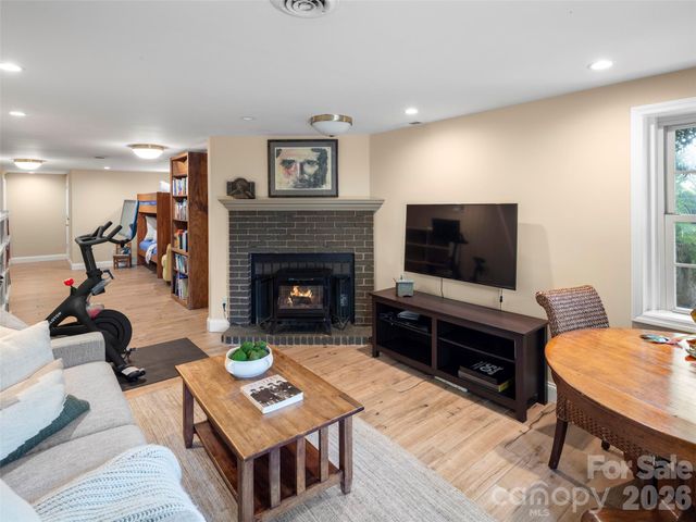 528 N Griffing Boulevard, Asheville, NC 28804