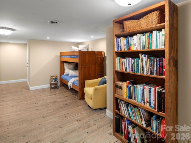 528 N Griffing Boulevard, Asheville, NC 28804