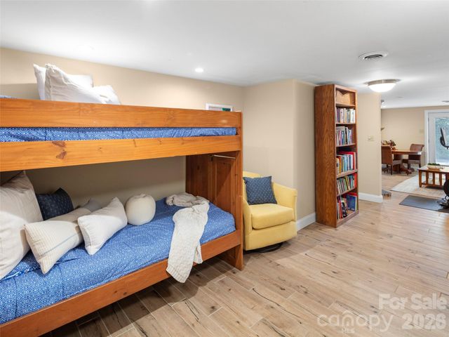 528 N Griffing Boulevard, Asheville, NC 28804