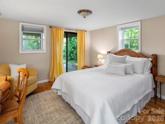 528 N Griffing Boulevard, Asheville, NC 28804