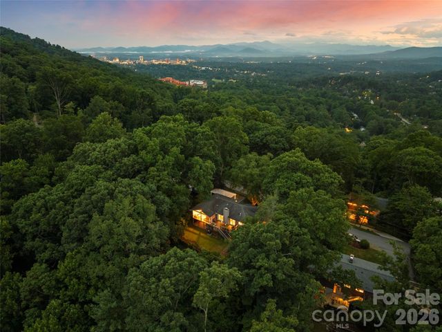 528 N Griffing Boulevard, Asheville, NC 28804