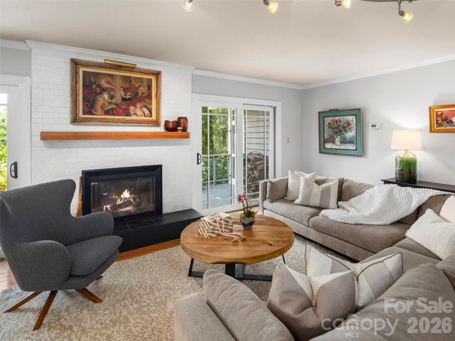 528 N Griffing Boulevard, Asheville, NC 28804