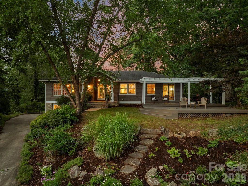 528 N Griffing Boulevard, Asheville, NC 28804