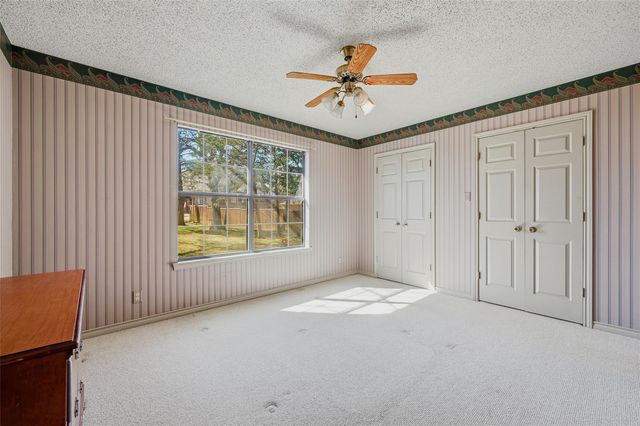 716 Kiowa Drive E, Gainesville, TX 76240