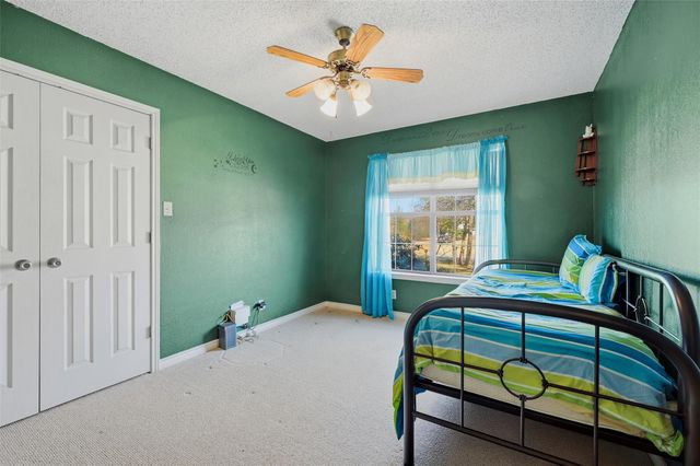 716 Kiowa Drive E, Gainesville, TX 76240