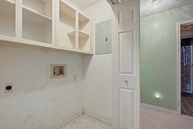 716 Kiowa Drive E, Gainesville, TX 76240