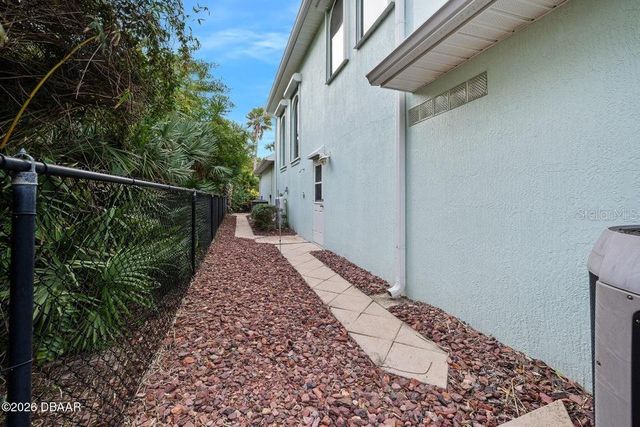 133 BARRIER ISLE DRIVE, Ormond Beach, FL 32176