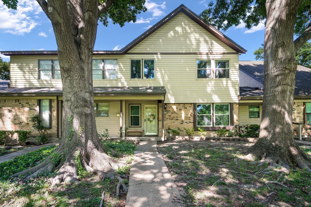 4822 Rollingwood Court, Garland, TX 75043