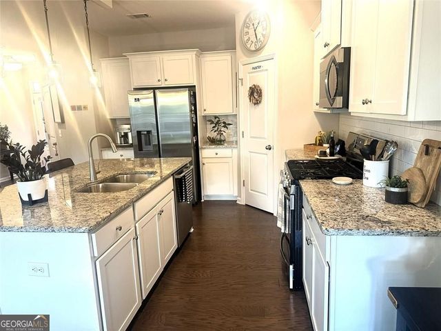 4311 Lanier Park Drive, Sugar Hill, GA 30518