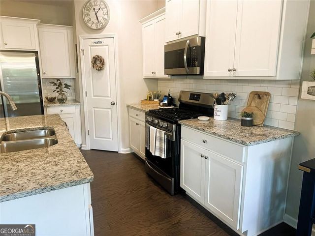 4311 Lanier Park Drive, Sugar Hill, GA 30518