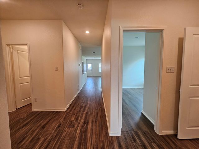 228 Gabriels Bluff DR, Georgetown, TX 78626