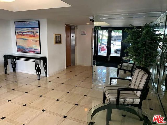1262 S Barrington Avenue 203, Los Angeles, CA 90025