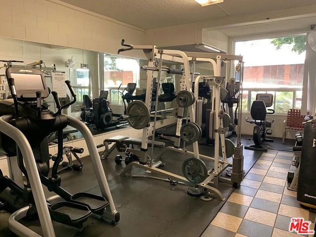1262 S Barrington Avenue 203, Los Angeles, CA 90025