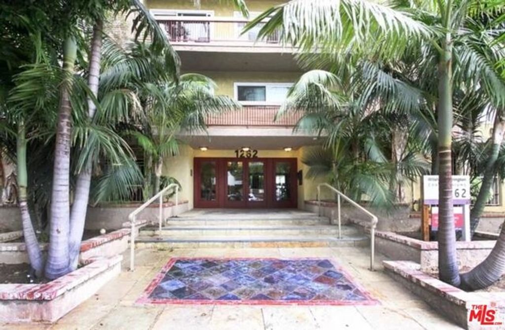 1262 S Barrington Avenue 203, Los Angeles, CA 90025