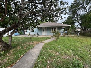 1106 Bobalo Dr, Corpus Christi, TX 78412