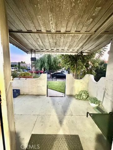 807 E 106th, Los Angeles, CA 90002