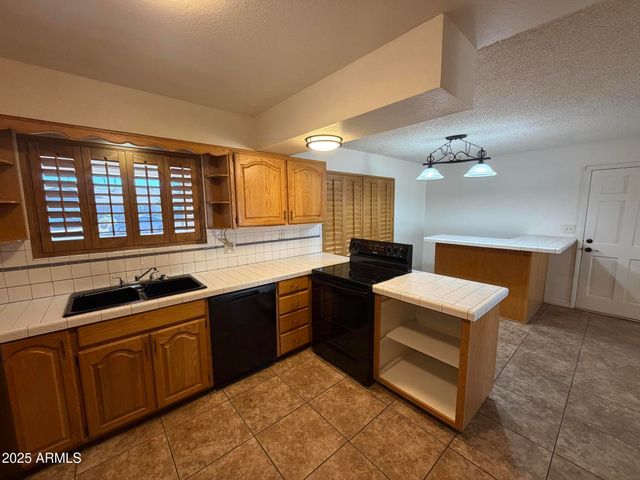 414 E WESTCHESTER Drive, Tempe, AZ 85283