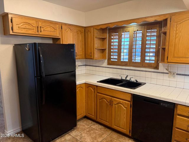 414 E WESTCHESTER Drive, Tempe, AZ 85283