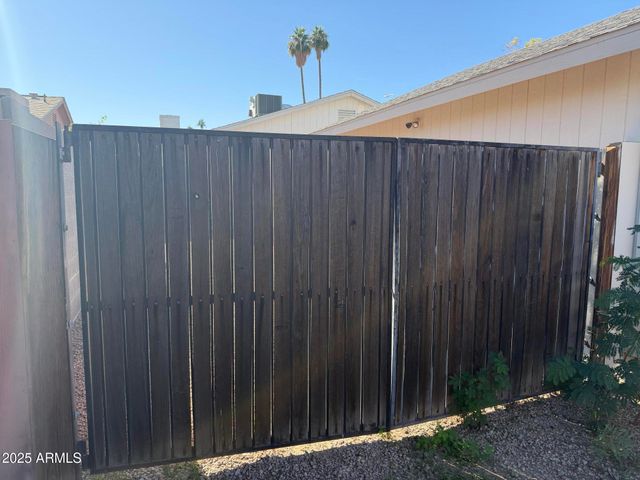 414 E WESTCHESTER Drive, Tempe, AZ 85283