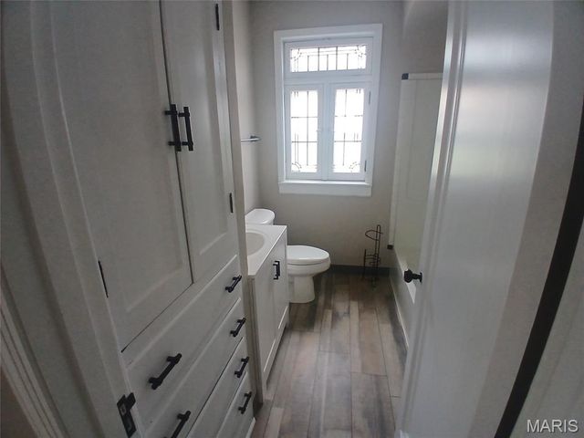 8464 Edna Street, St Louis, MO 63147