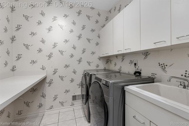 25626 Gina Court, Novi, MI 48374