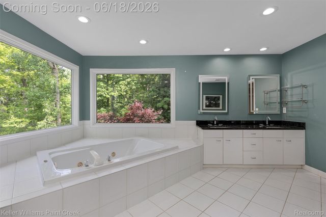 25626 Gina Court, Novi, MI 48374