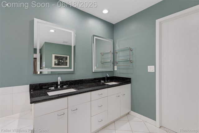 25626 Gina Court, Novi, MI 48374