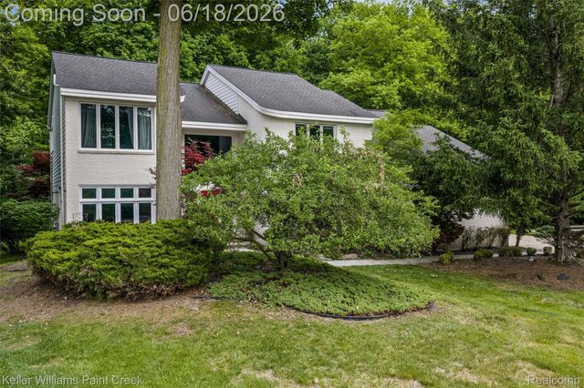 25626 Gina Court, Novi, MI 48374